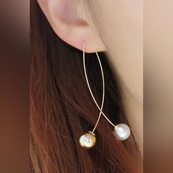 Stylish Pearl Cross Wire Fish Shape Golden Long Fashion Jewelry Earrings NWT - Picture 2 of 5